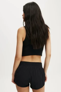 Active Curve Hem Short
