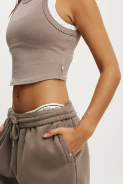 Active Rib Curved Hem Tank