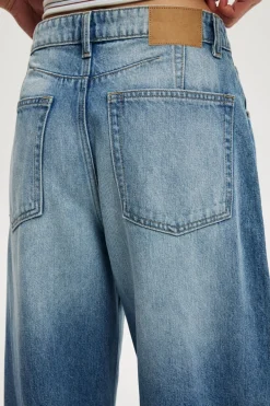 Barrel Jean