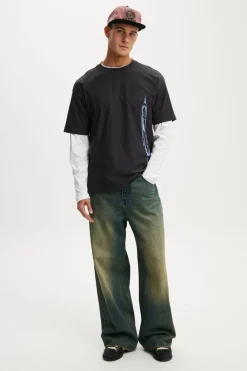 Box Fit Graphic T-Shirt