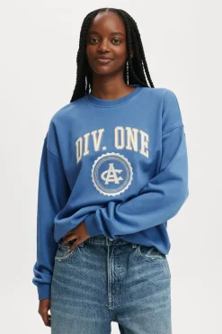 Classic Fleece Graphic Crew Sweatshirt