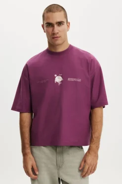 Cropped Fit FIFA T-Shirt