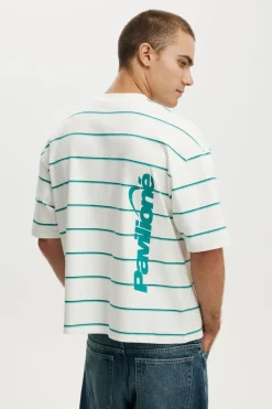 Cropped Fit Graphic T-Shirt