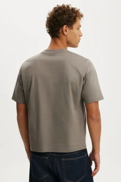 Cropped Fit Graphic T-Shirt