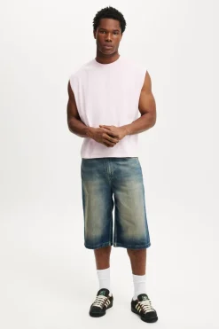 Cropped Fit Muscle