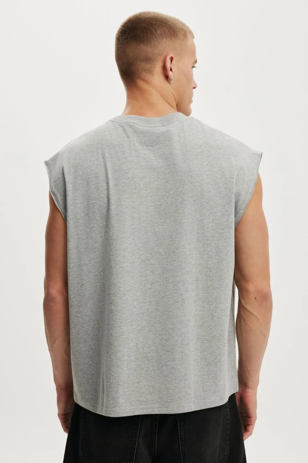 Cropped Fit Muscle