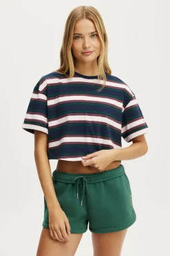 Cropped Graphic Active Tee