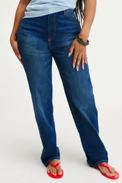 Curvy Stretch Straight Jean