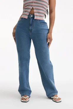 Curvy Stretch Straight Jean