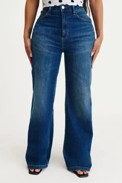 Curvy Stretch Wide Jean