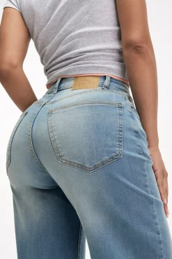 Curvy Stretch Wide Jean