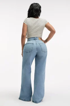 Curvy Stretch Wide Jean