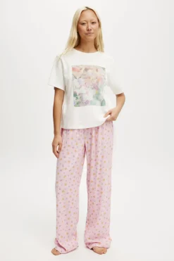 Lounge Graphic Tee