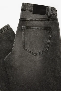 Low Rise Straight Jean