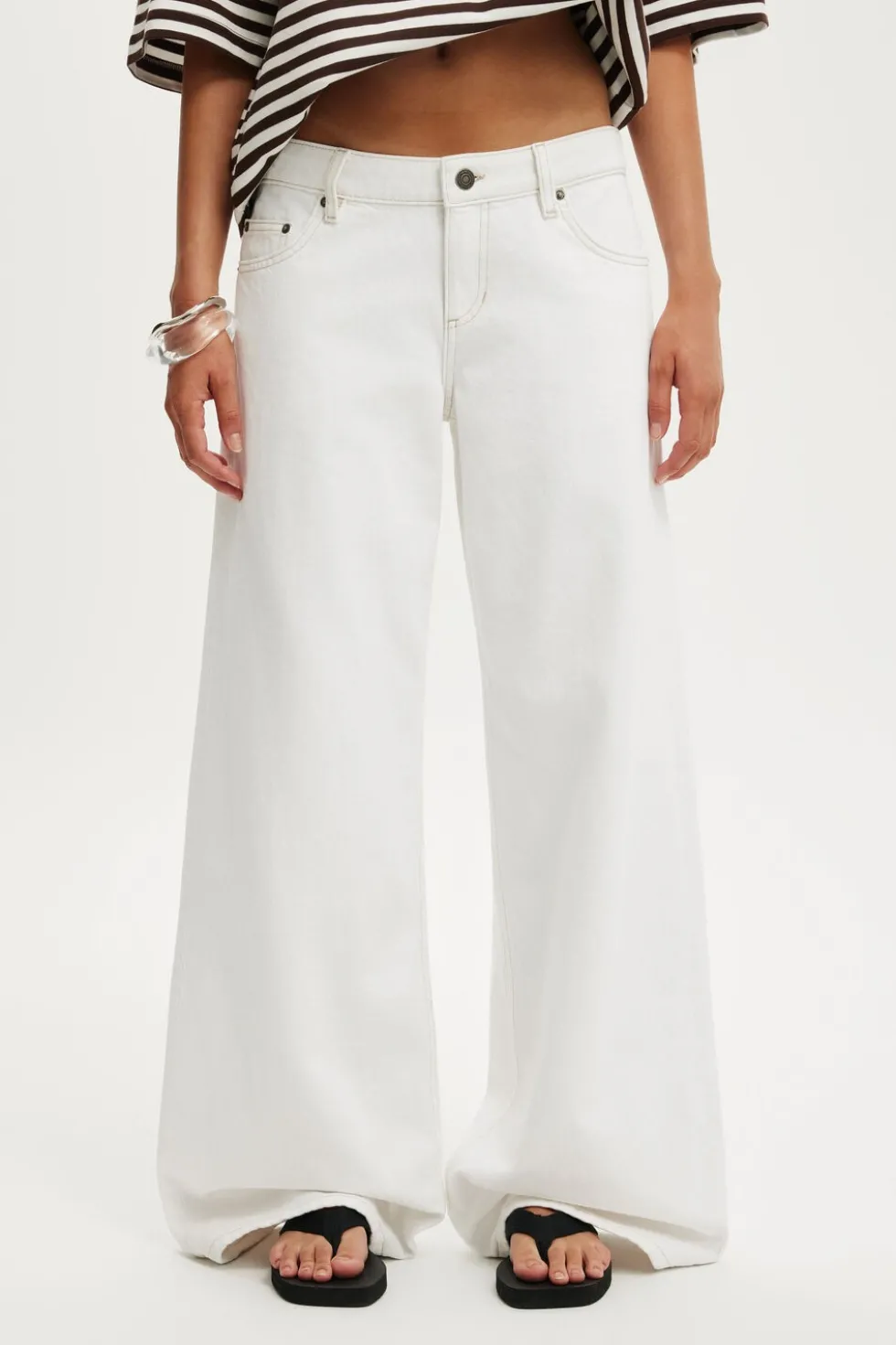 Low Rise Wide Jean