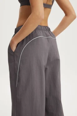 Off Side Woven Sweatpant