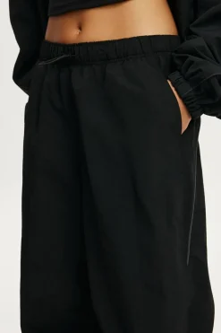 Off Side Woven Sweatpant