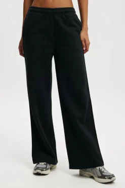 Plush Essential Straight Leg Sweatpant