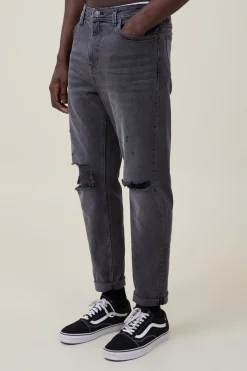 Relaxed Tapered Jean