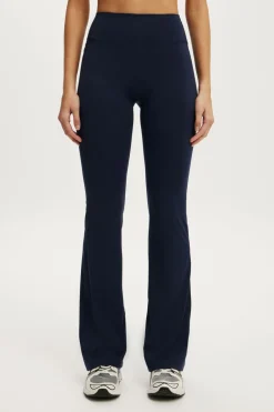 Ultra Luxe Invisible Scrunch Flare