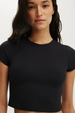Ultra Soft Cropped Fitted Tshirt