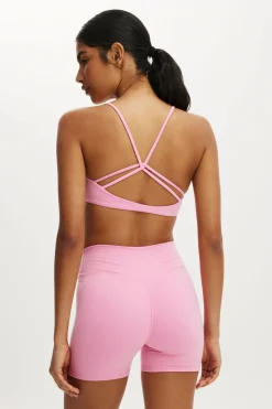 Ultra Soft Scoop V Crop