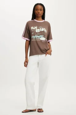 Vacay Graphic Tee