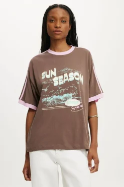 Vacay Graphic Tee